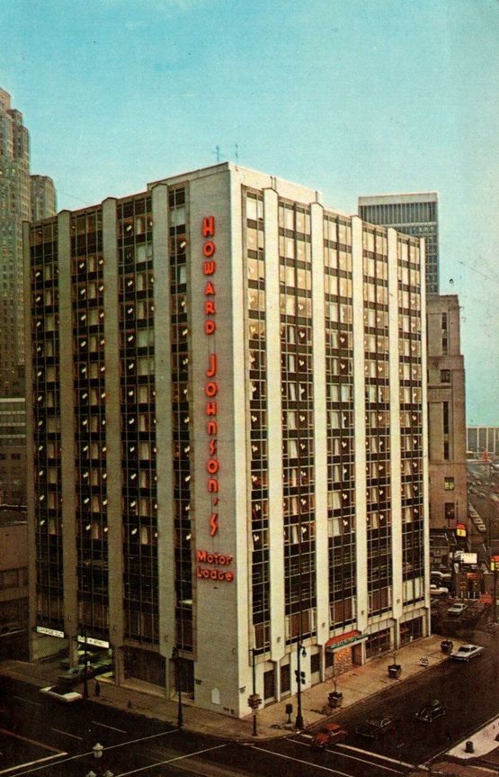 Howard Johnsons Restaurant - Detroit Washington Ave Location Postcard (newer photo)